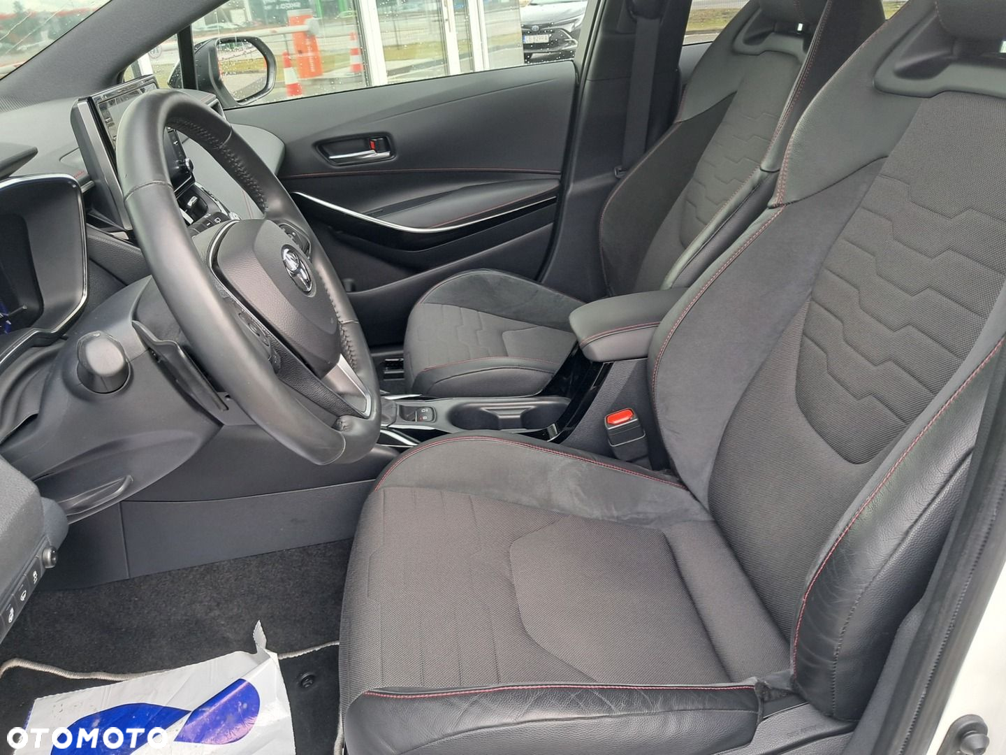 Toyota Corolla - 13