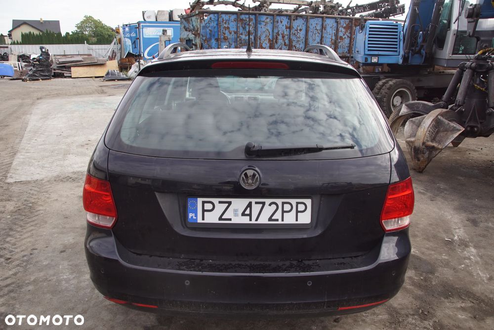 Auto na części - Volkswagen Golf V 1.6 MPI 102 KM BSE JHT LC9X 2008R Silnik Skrzynia Drzwi Zderzak Klapa Lampa Lusterko Klamka Szyba Deska Kokpit Sterownik Moduł Czujnik Licznik Panel Kierownica - 5
