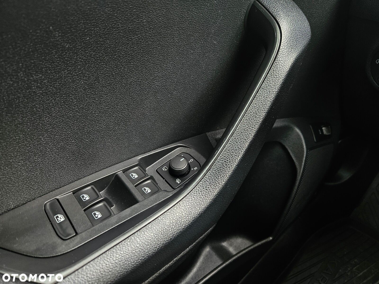 Skoda Karoq 1.5 TSI ACT GPF 4x2 Style DSG - 11