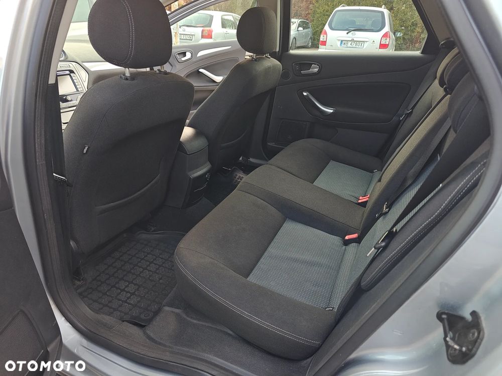 Ford Mondeo - 22