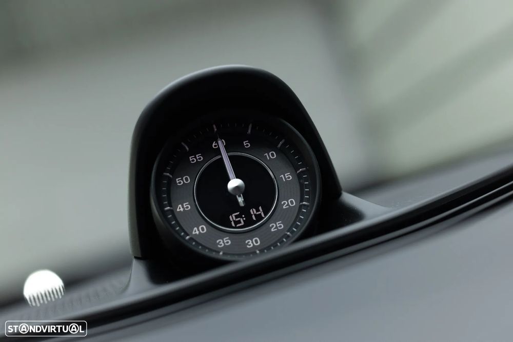 Porsche Taycan Turbo S - 32