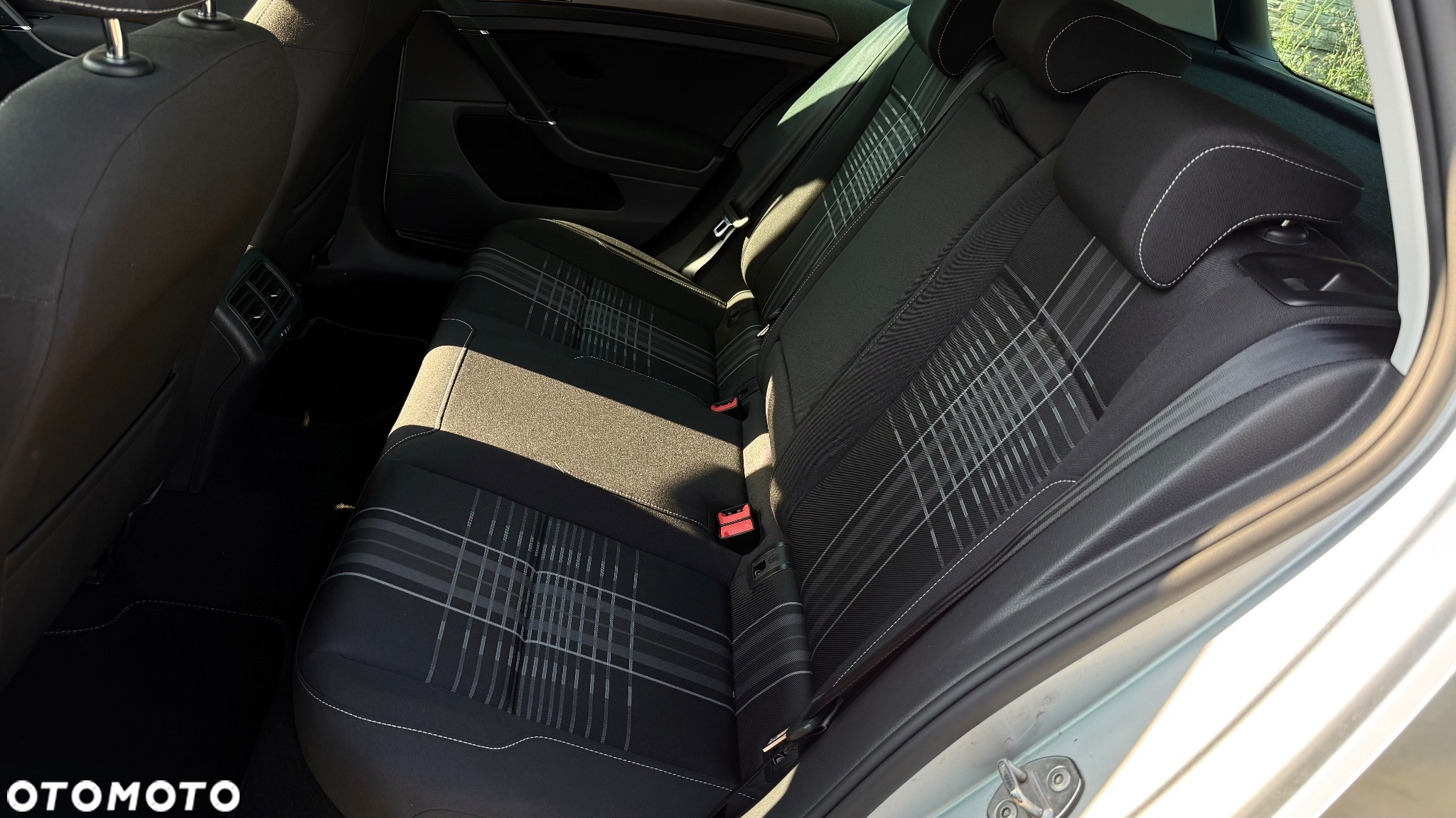 Volkswagen Golf 1.4 TSI ACT BlueMotion Technology Lounge - 39