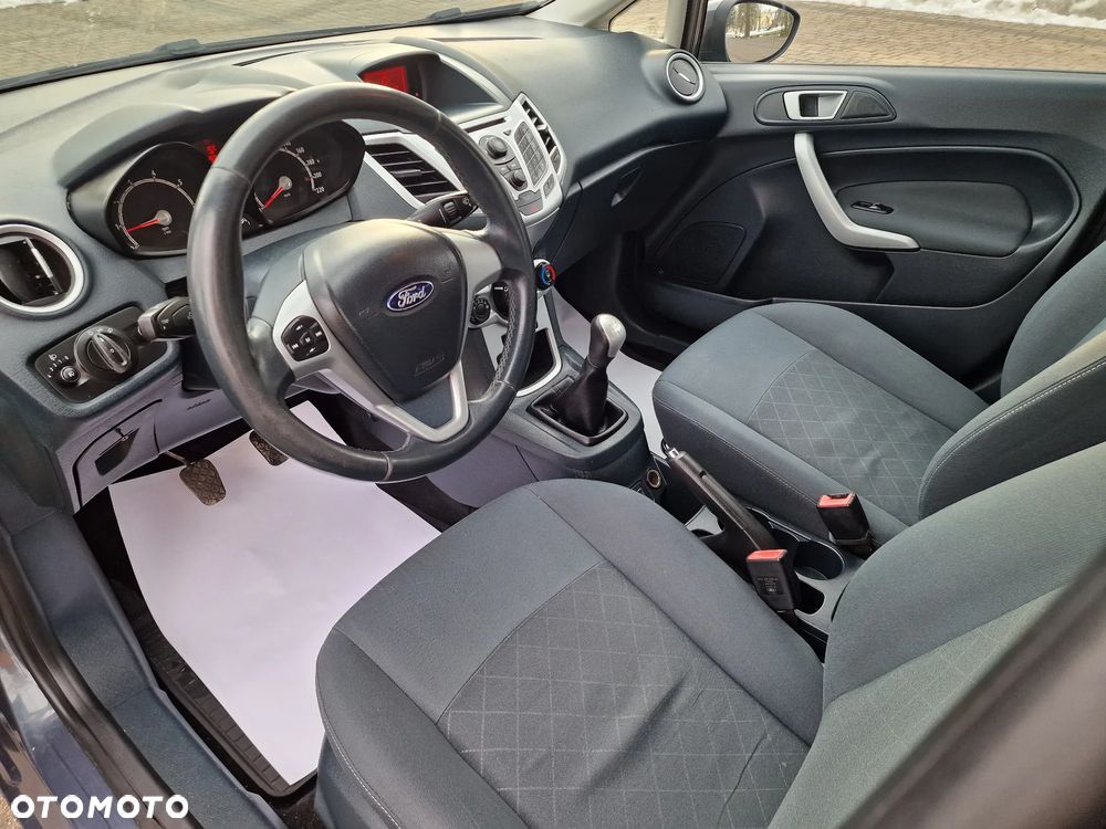 Ford Fiesta 1.25 Silver X plus EU5 - 6