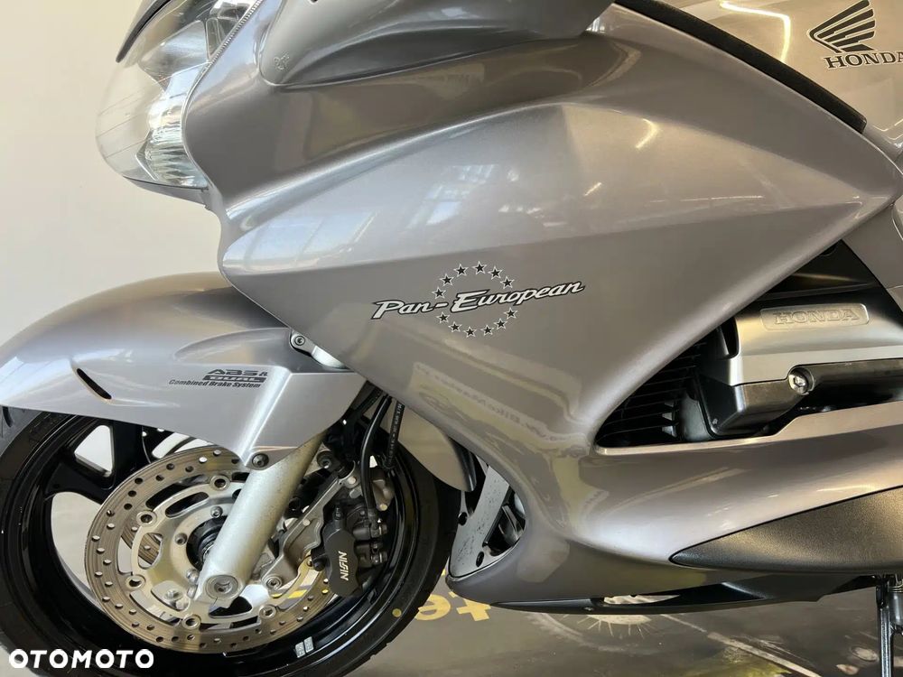 Honda ST - 8