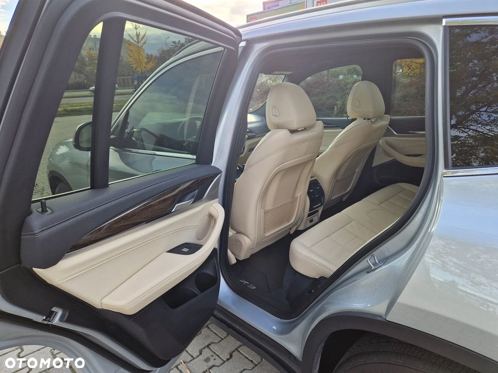 BMW X3 xDrive30i Luxury Line - 17