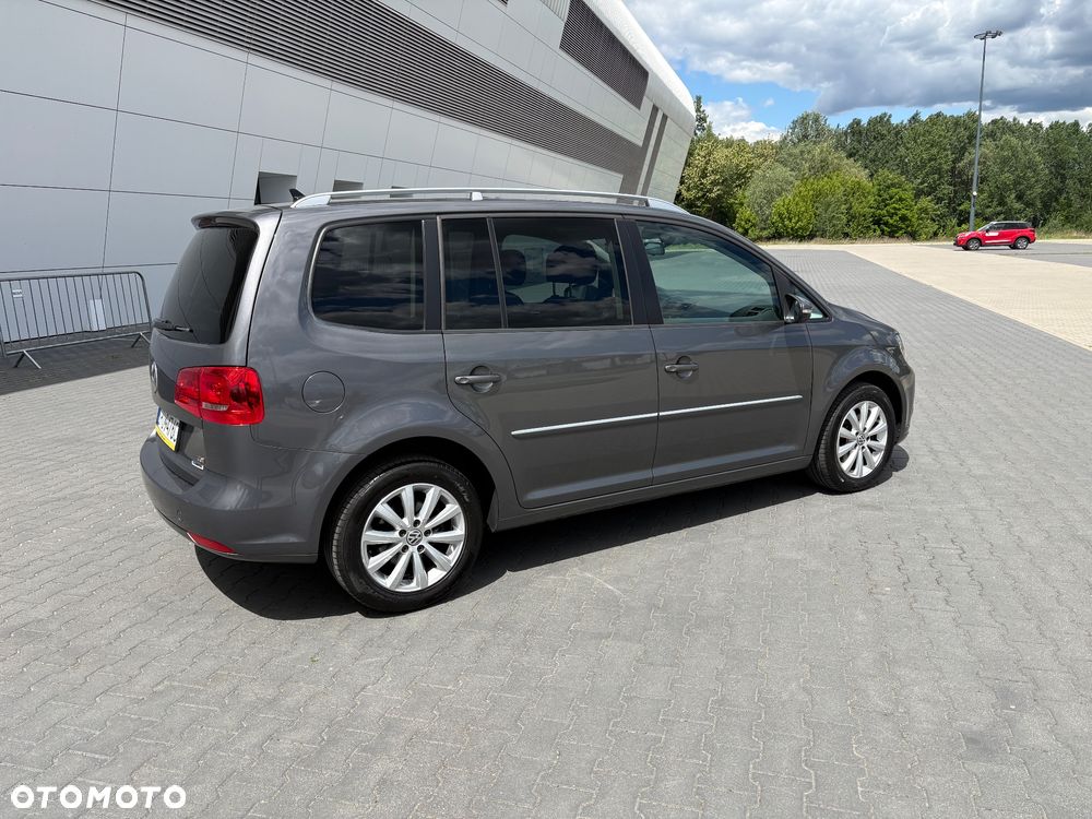 Volkswagen Touran 1.6 TDI DPF BlueMotion Technology Highline - 4