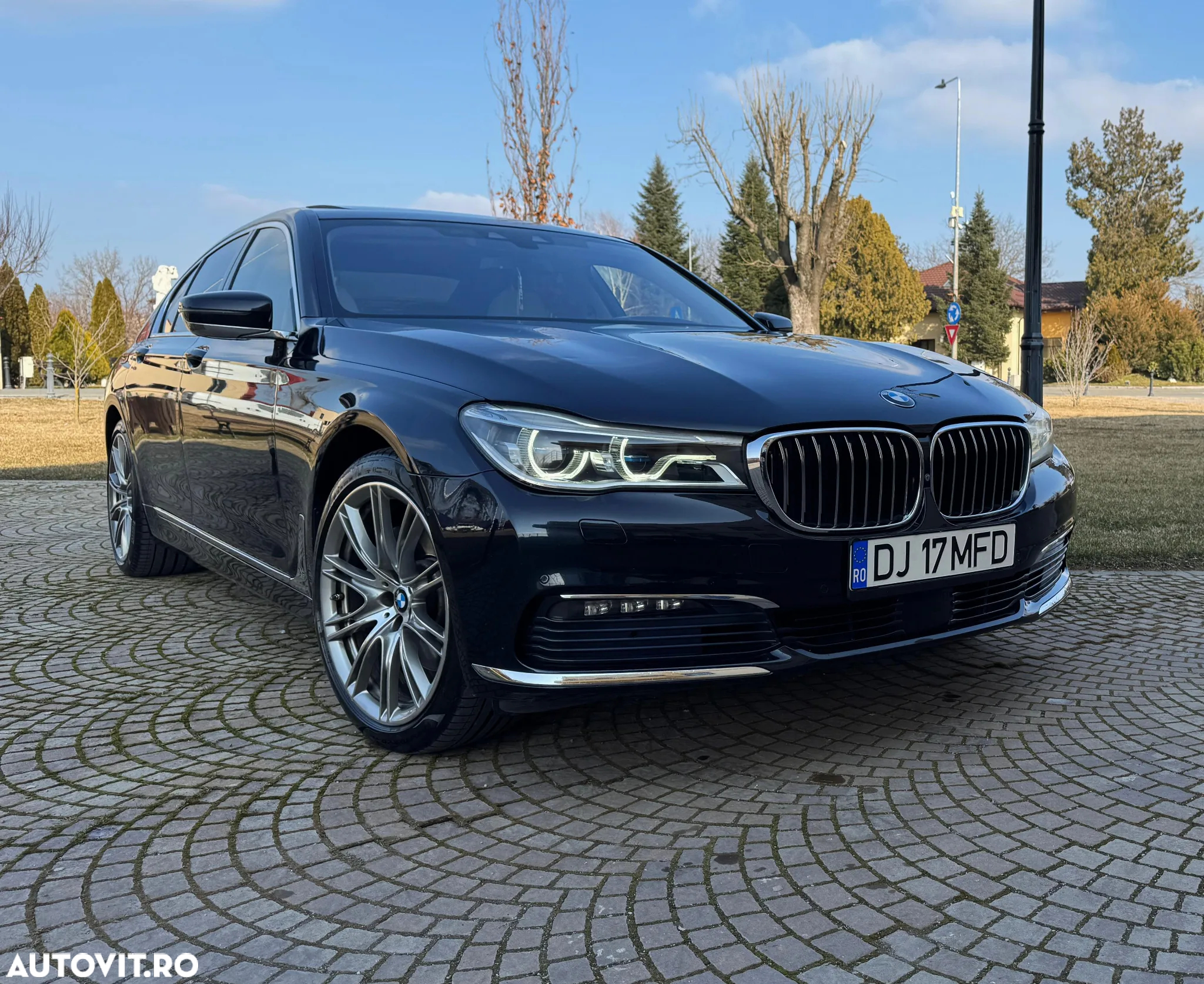 BMW Seria 7 740d xDrive - 33