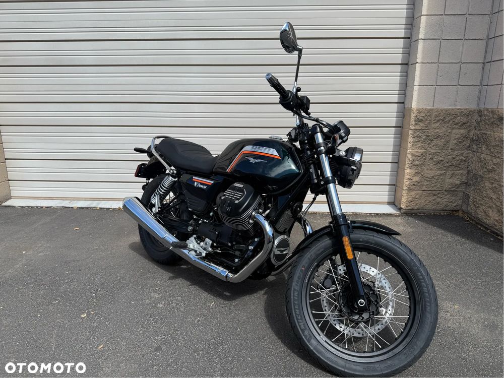 Moto Guzzi V7 - 6