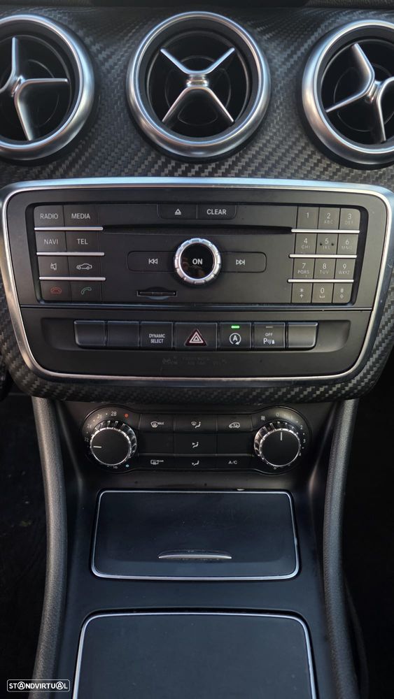 Mercedes-Benz A 180 d 7G-DCT AMG Line - 14