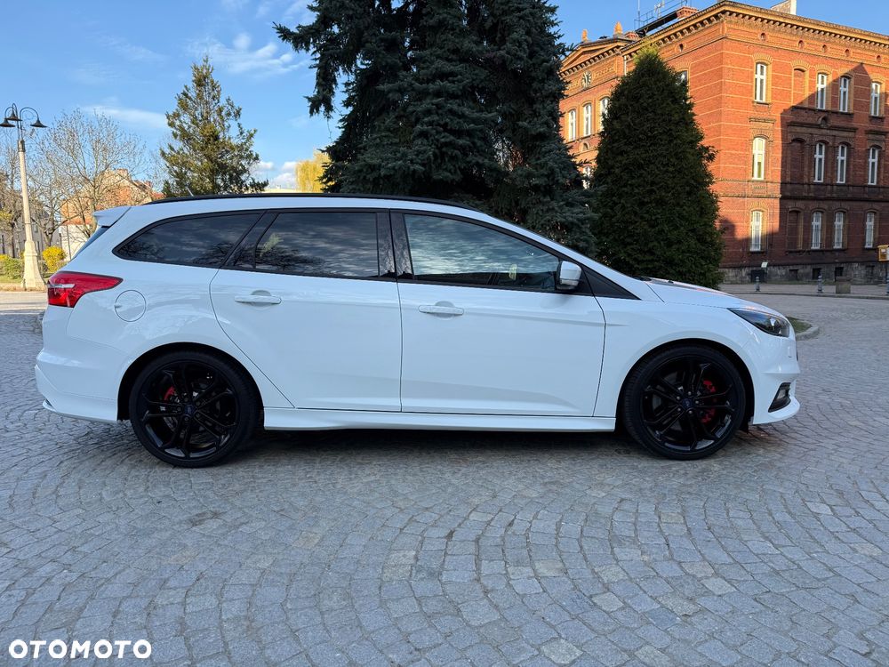 Ford Focus 2.0 TDCi ST - 9