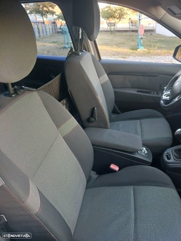 Renault Grand Scénic 1.5 dCi Dynamique S 7L - 4
