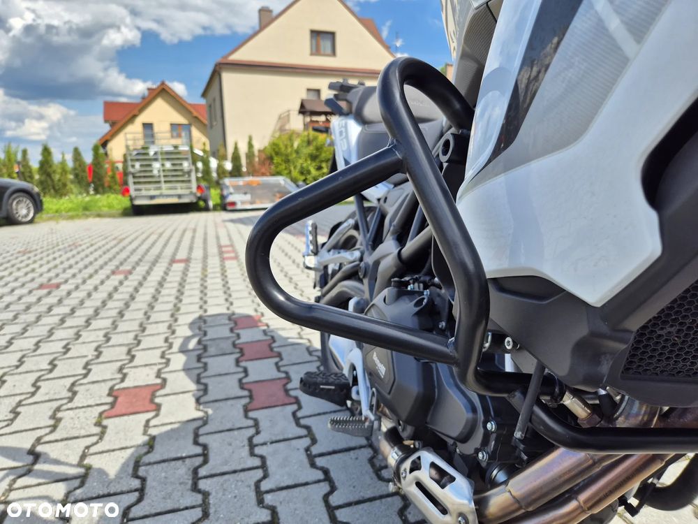 Benelli TRK 502 - 11