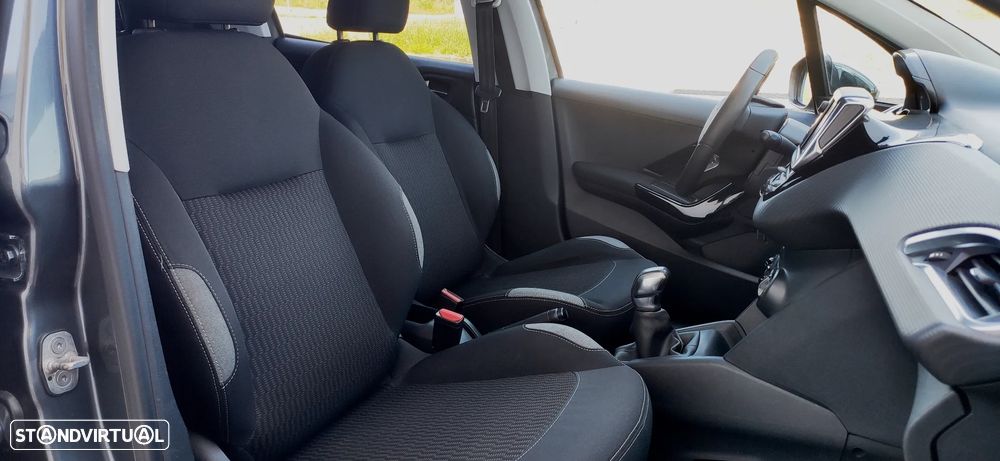 Peugeot 208 1.6 BlueHDi Style - 21