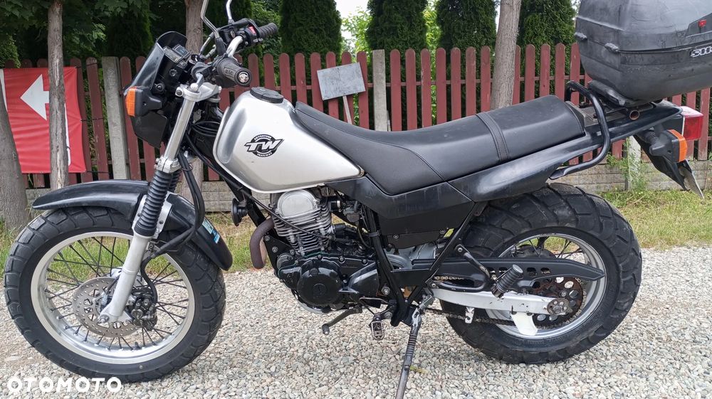 Yamaha TW - 9