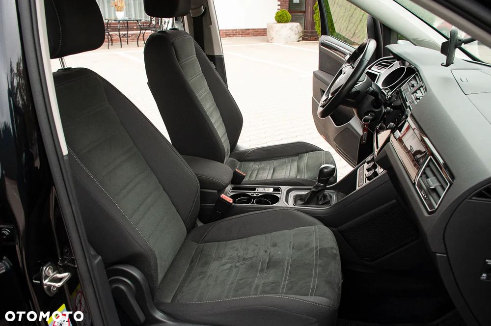 Volkswagen Touran 2.0 TDI BMT Comfortline DSG - 23