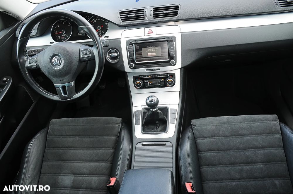 Volkswagen Passat Variant 2.0 TDI Blue TDI Highline - 7