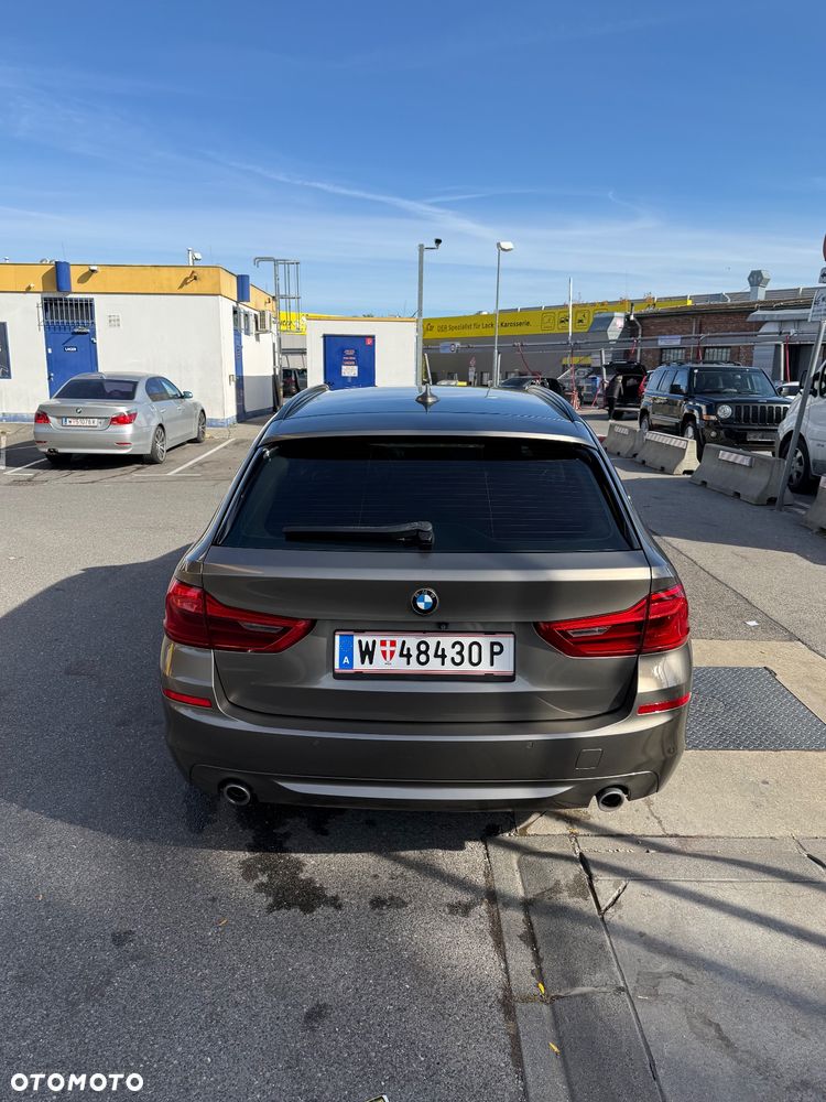 BMW Seria 5 520d Touring - 4