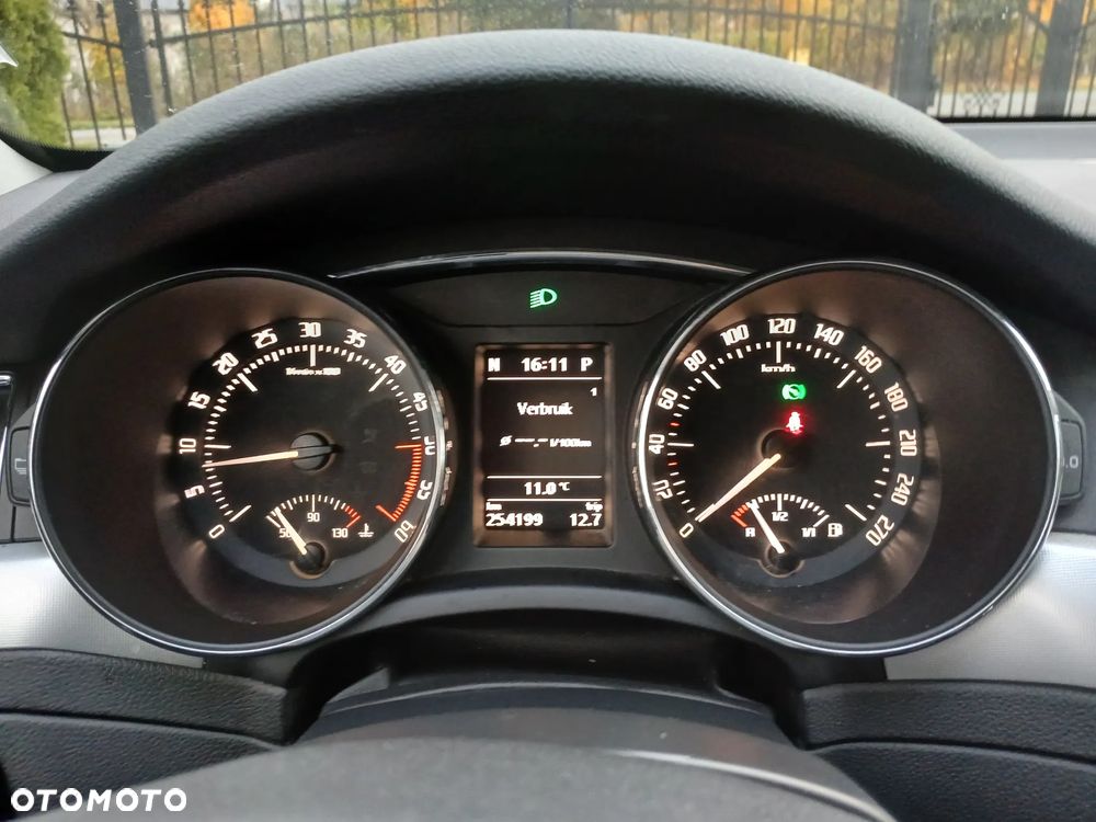 Skoda Superb 2.0 TDI DSG Exclusive - 27