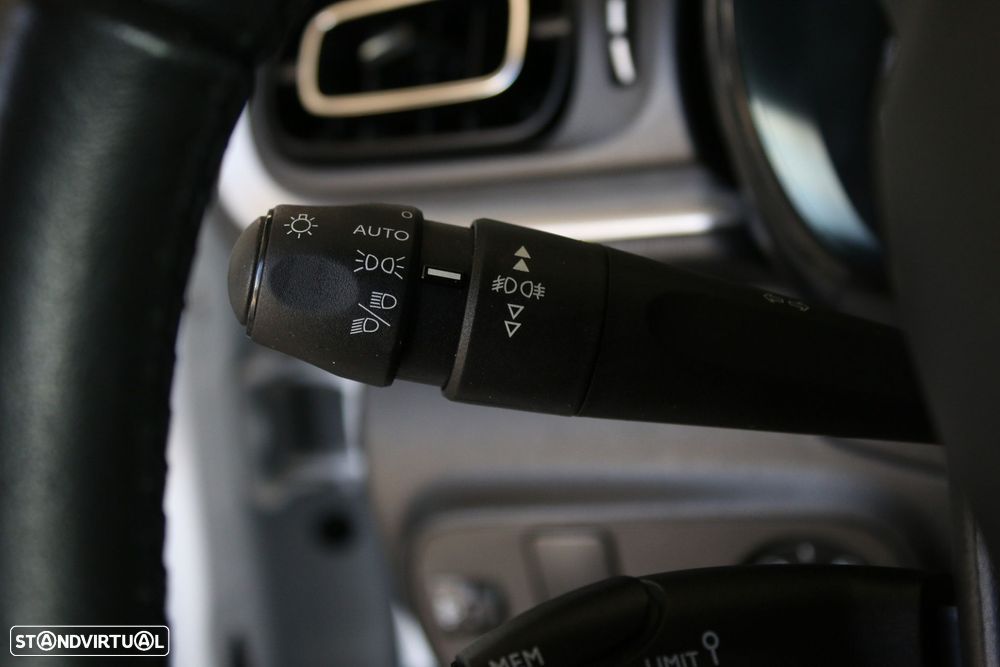 Citroën C3 1.2 PureTech Shine - 27