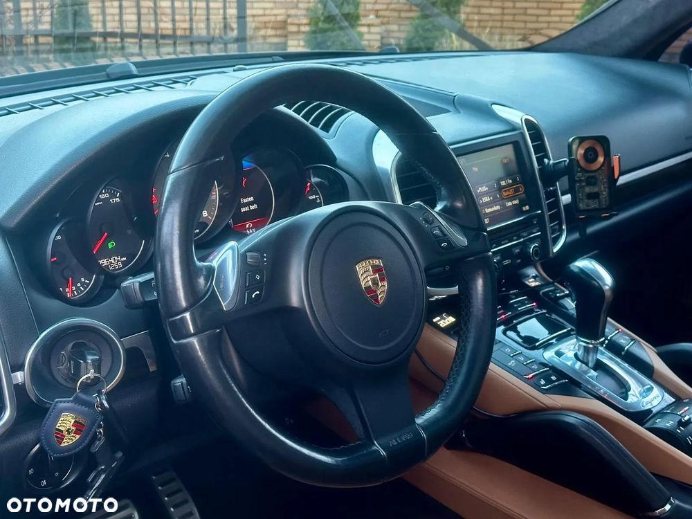 Porsche Cayenne - 19