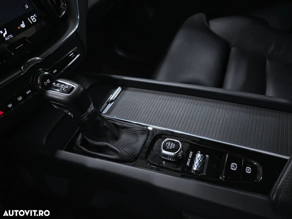 Volvo XC 60 D4 Geartronic Momentum - 25