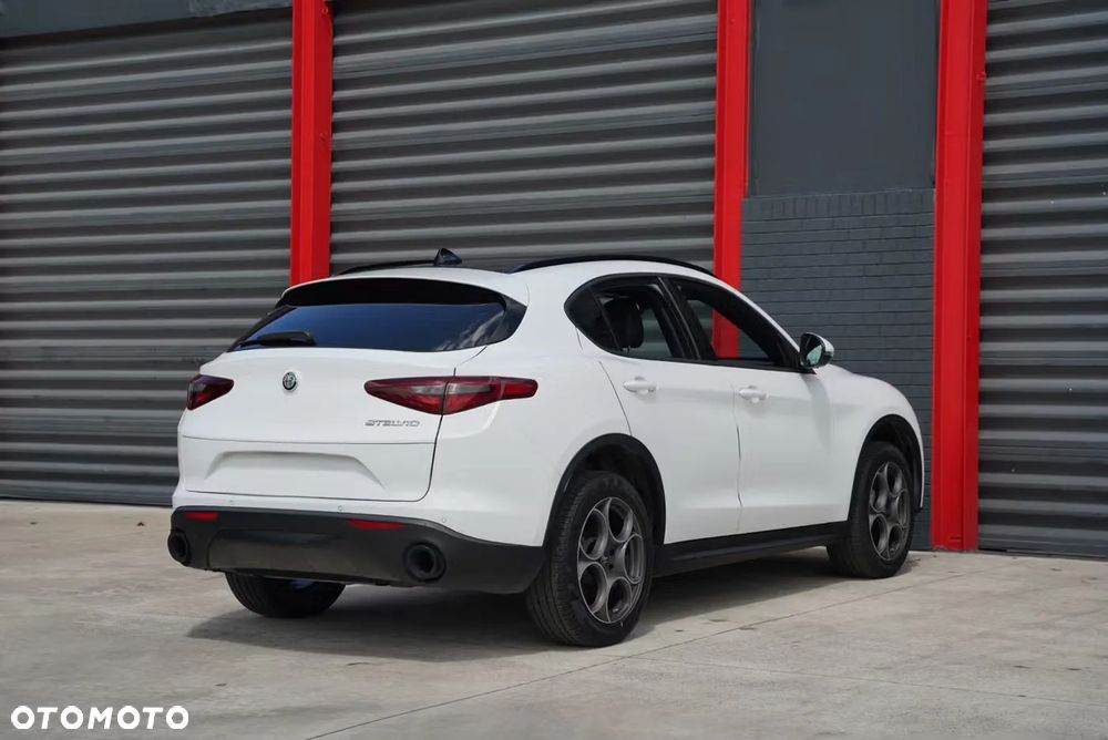 Alfa Romeo Stelvio - 7