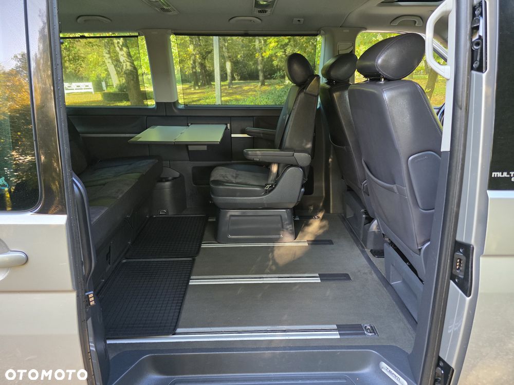 Volkswagen Multivan - 15