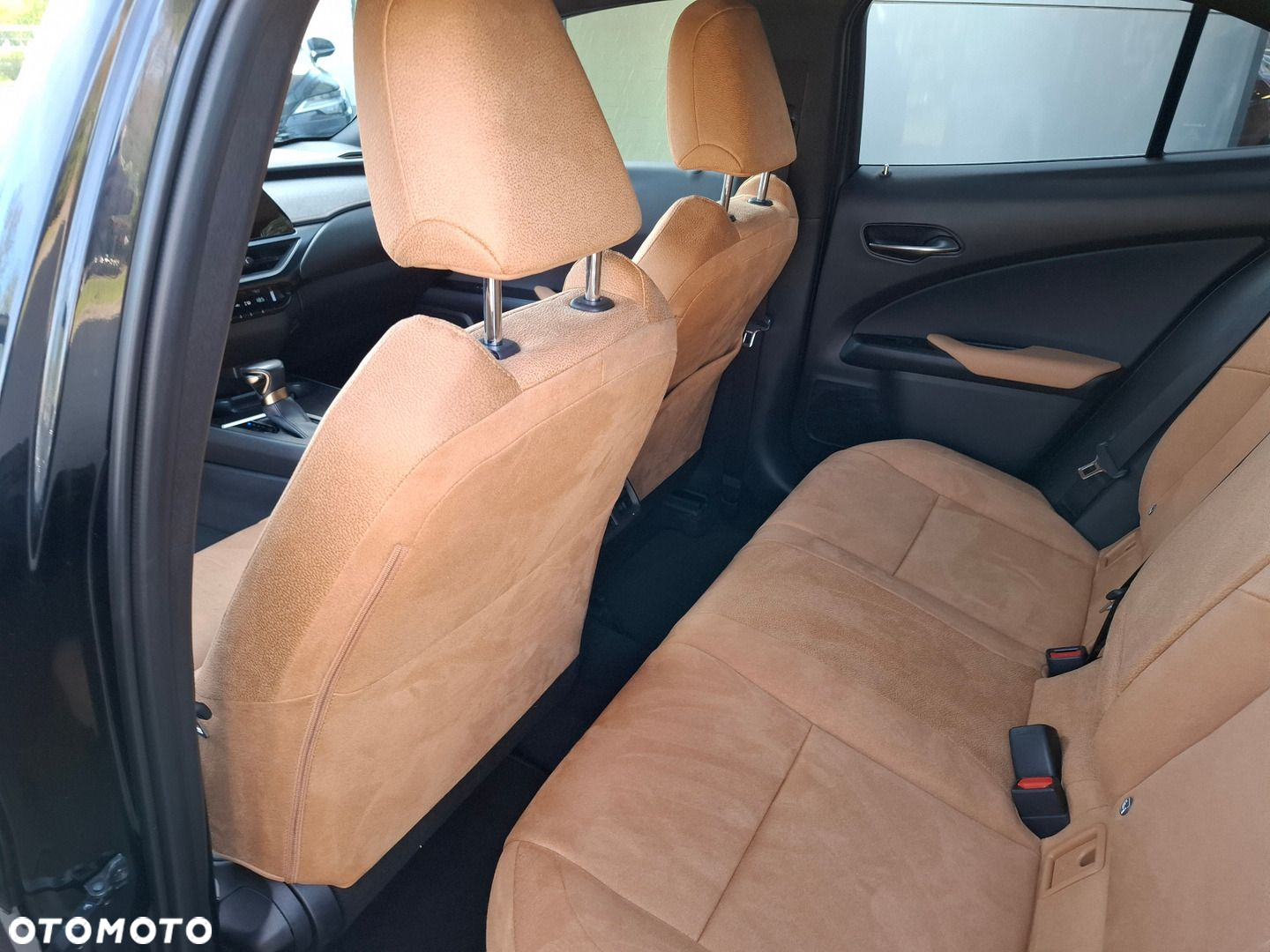 Lexus UX - 15