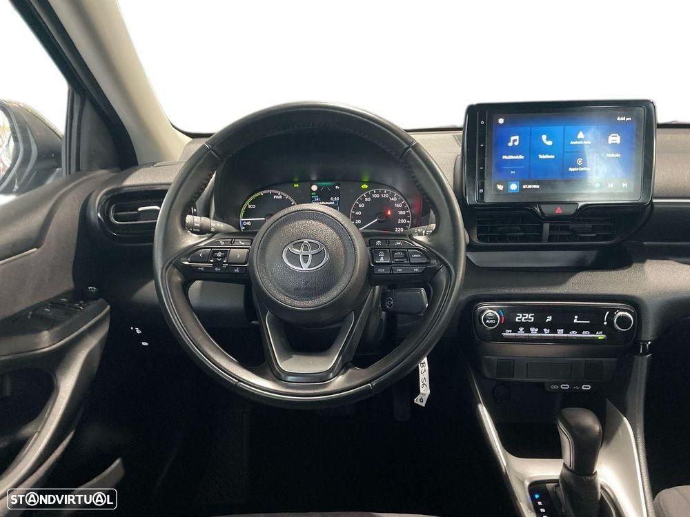 Toyota Yaris - 10