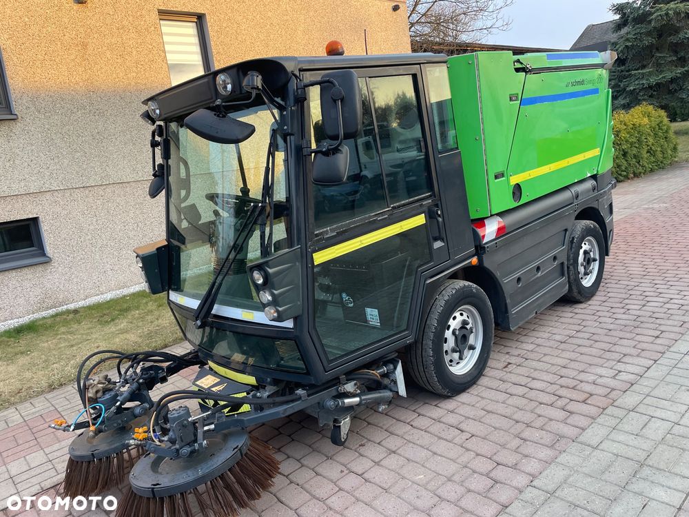 Schmidt Swingo Compact CS 256   200 + Zamiatarka drogowa  zamiatarka chodnikowa uliczna  Swingo 200 +    Super stan 2019 rok - 18