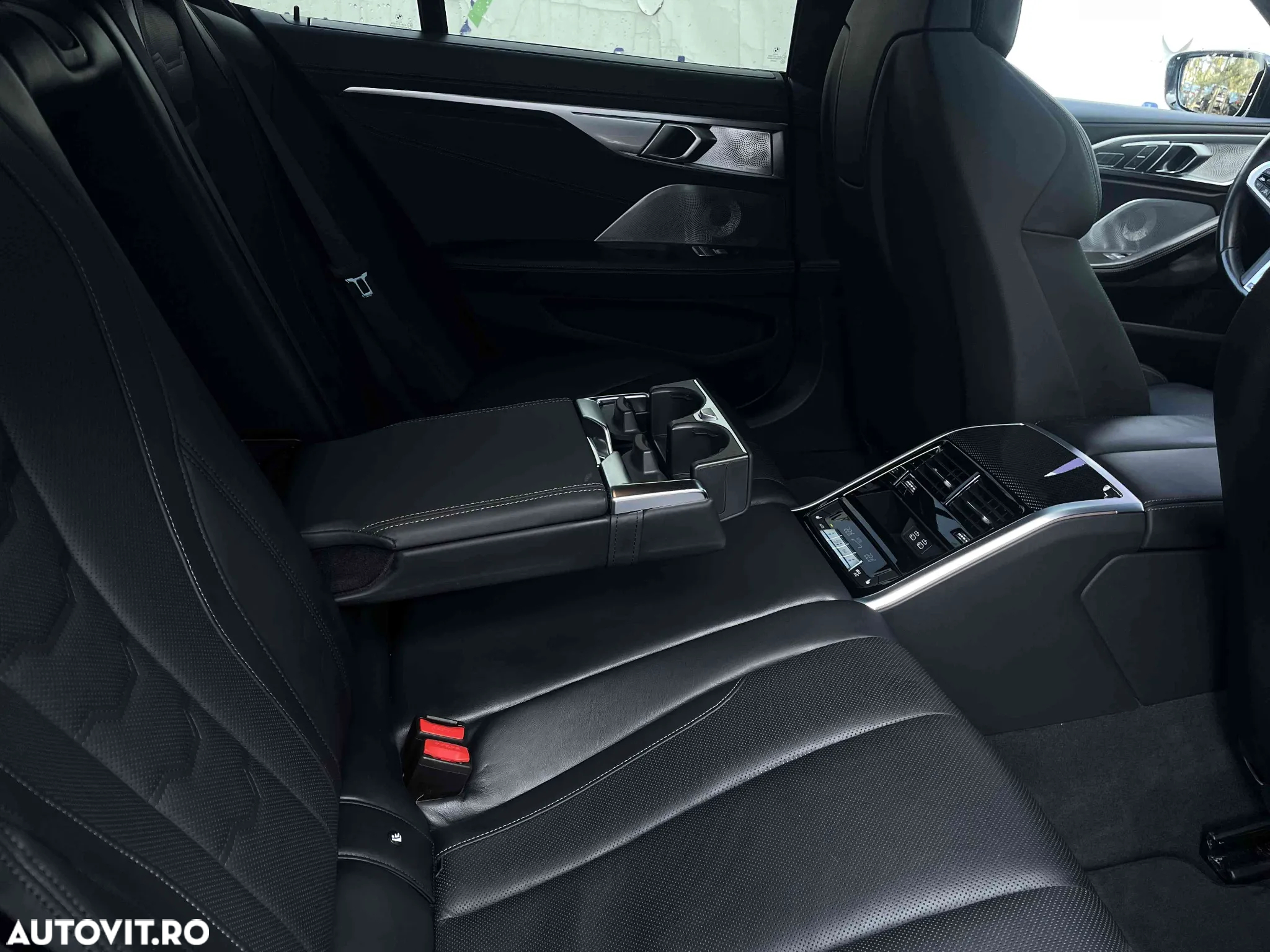 BMW Seria 8 - 16