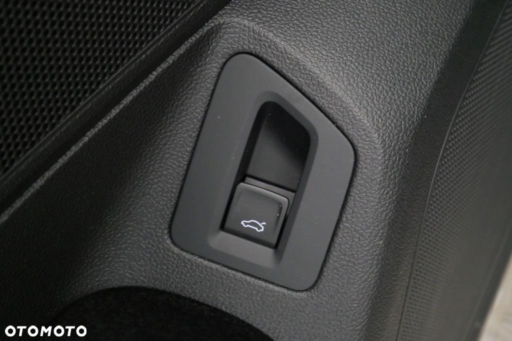 Volkswagen Passat 1.5 TSI EVO Business - 17