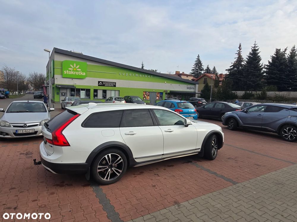 Volvo V90 Cross Country - 25