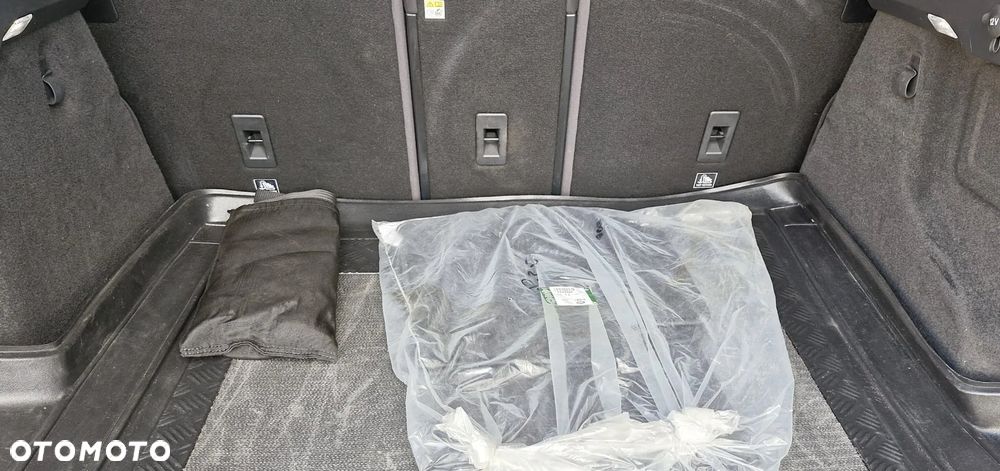 Jaguar F-Pace 2.0 i4D AWD R-Sport - 27