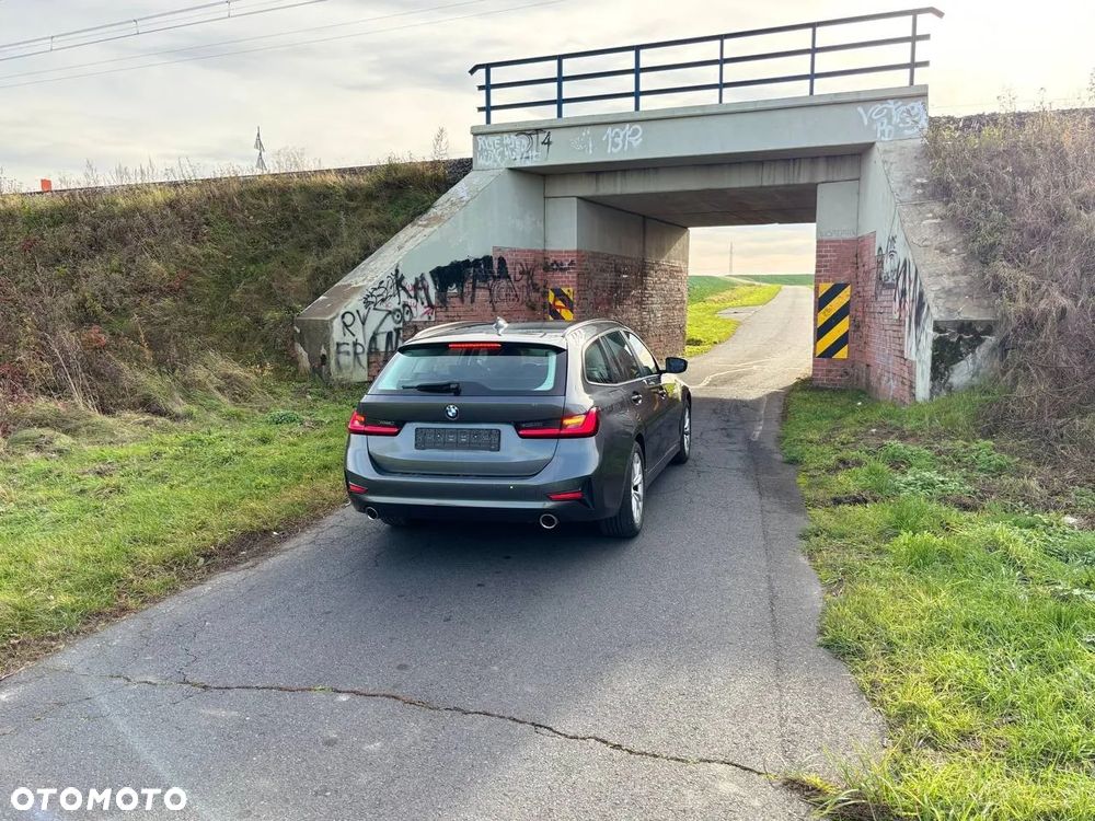 BMW Seria 3 320d Touring Advantage - 24