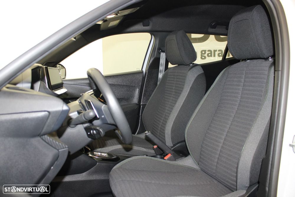 Peugeot 2008 1.5 BlueHDi Active EAT8 - 26