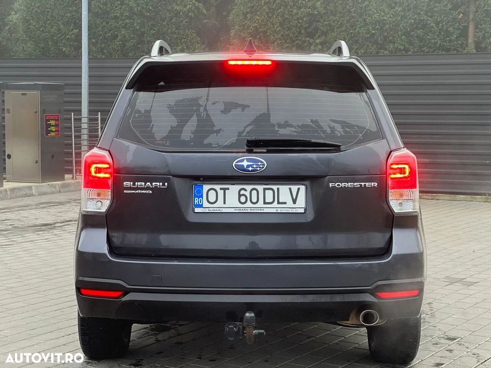 Subaru Forester 2.0i CVT Exclusive ES - 9