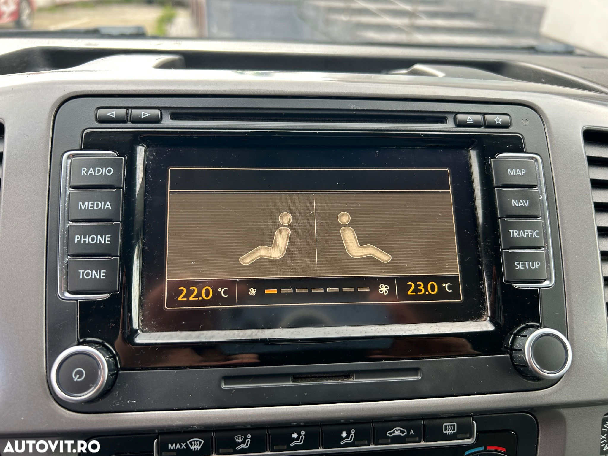 Volkswagen Caravelle - 17