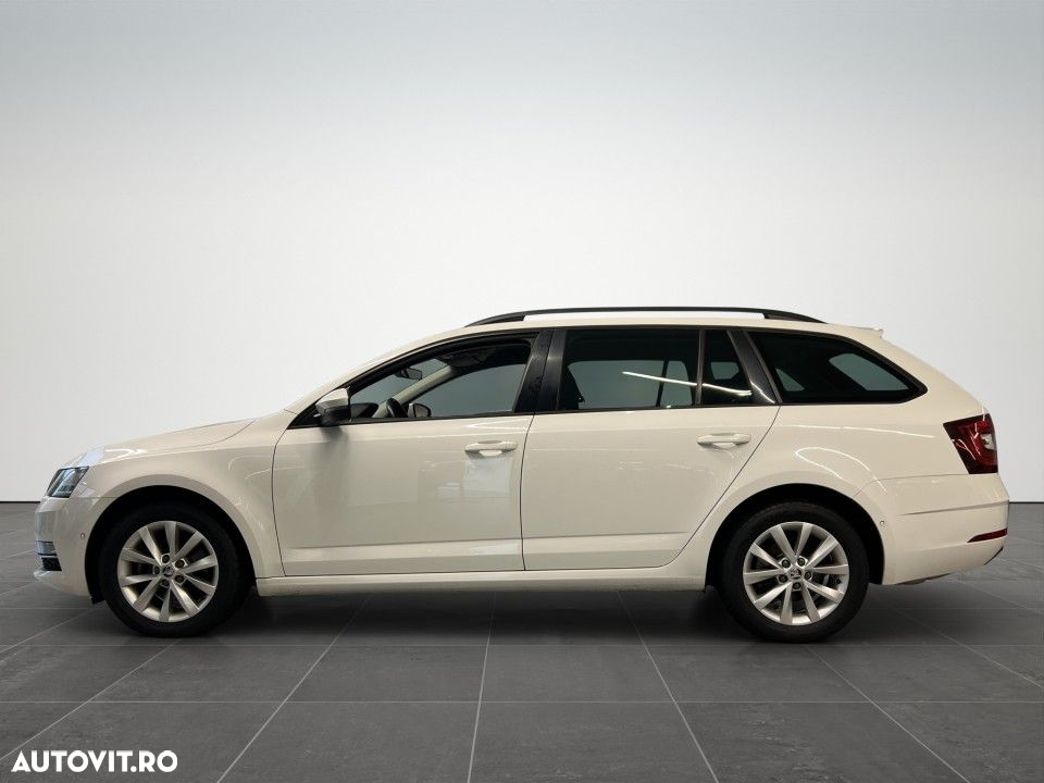 Skoda Octavia Combi Diesel 2.0 TDI 4X4 DSG Style - 4