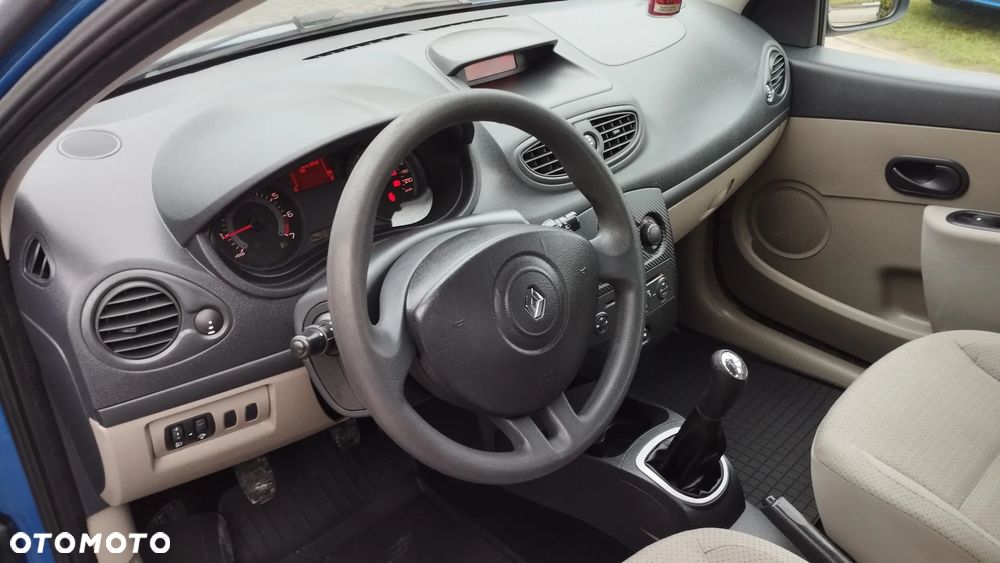 Renault Clio - 12