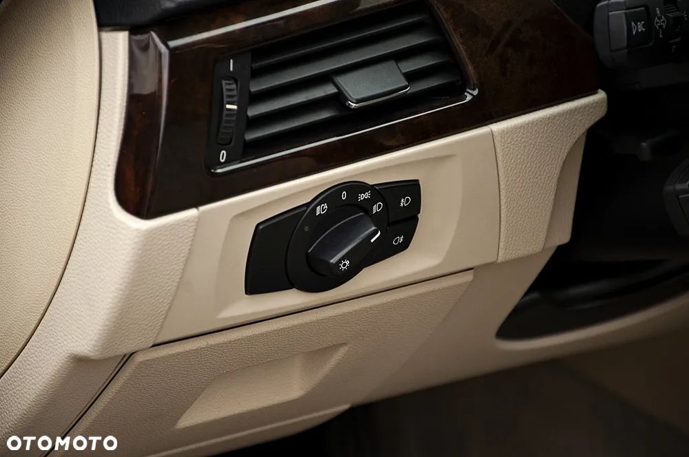BMW Seria 3 330xd - 25