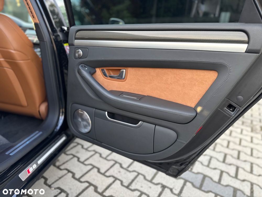 Audi S8 - 29