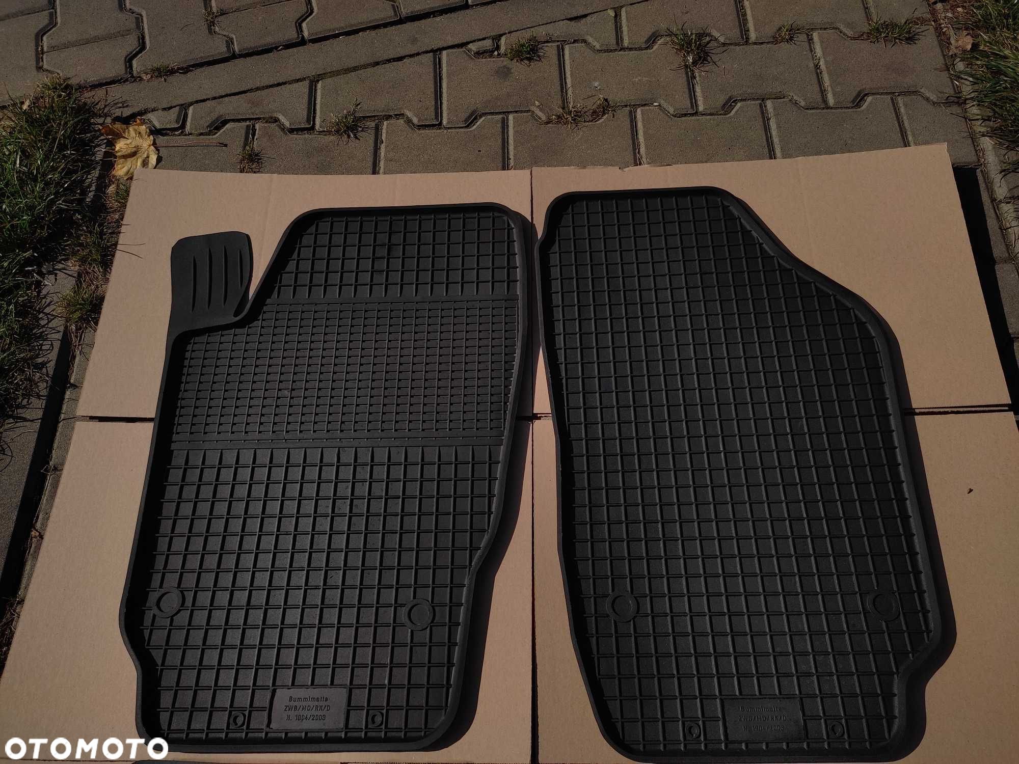 SKODA FABIA 2 OD 06r PRZEDNIE NOWE Dywaniki gumowe dopasowane korytka - 1