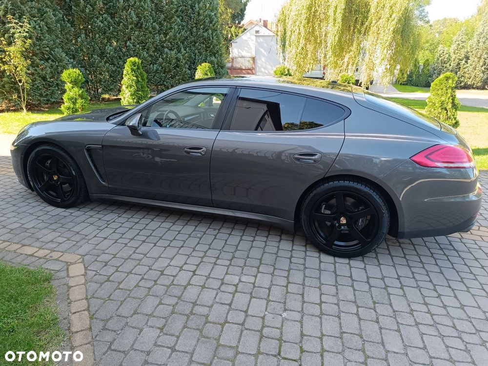 Porsche Panamera - 1