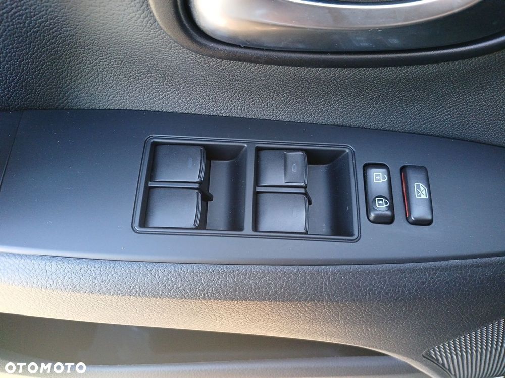 Toyota Avensis 1.8 Premium EU5 - 18