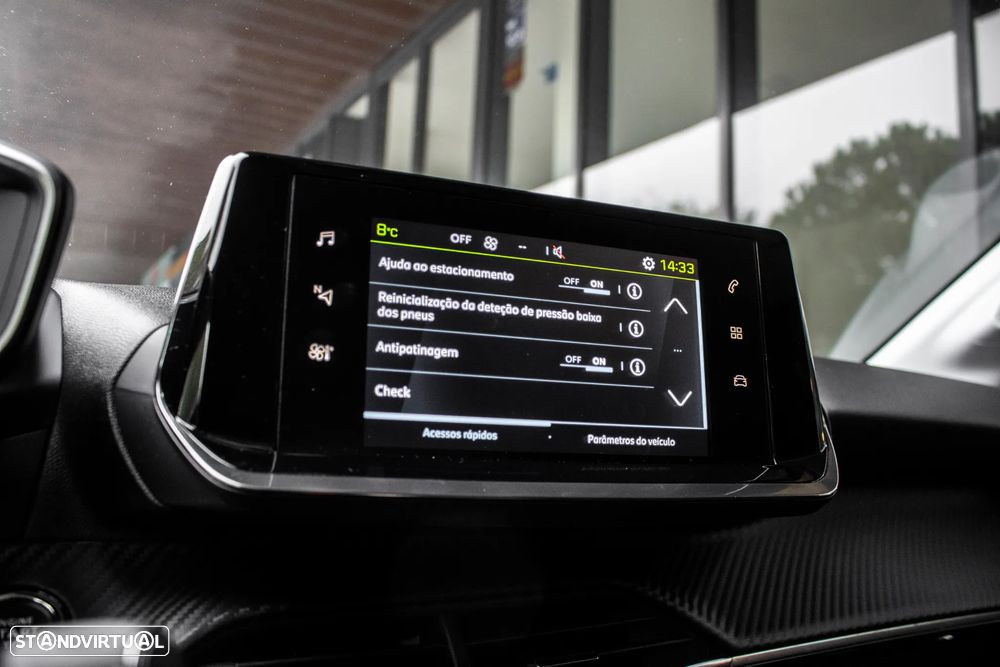 Peugeot e-208 Allure - 38