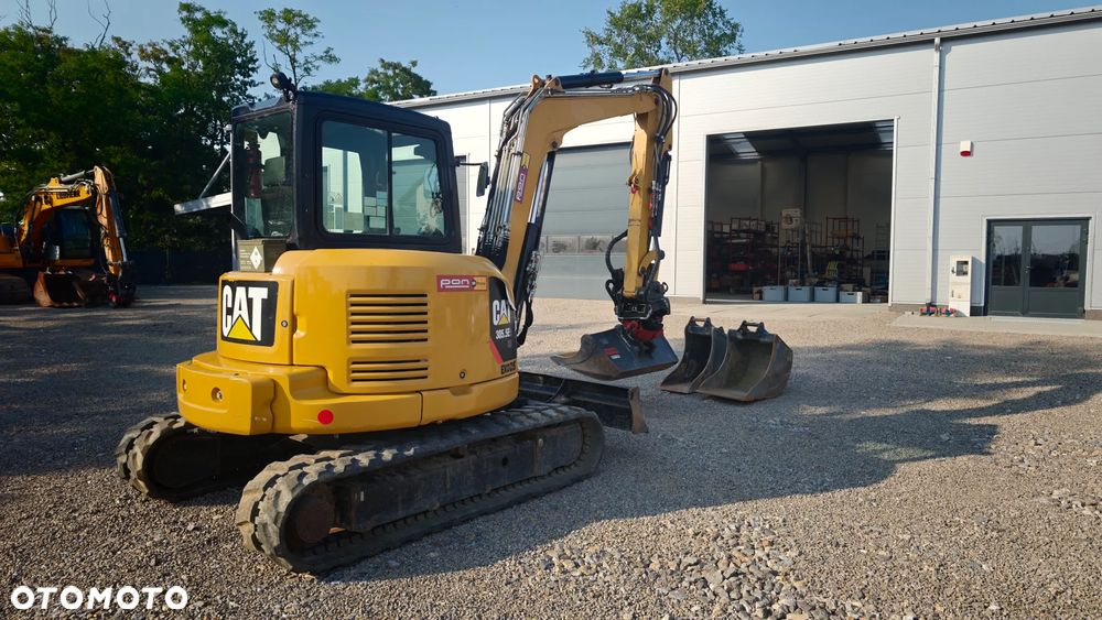Caterpillar - 2