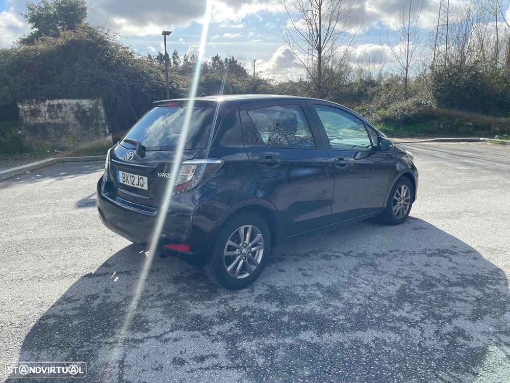 Toyota Yaris 1.0 VVT-i AC Manual - 3