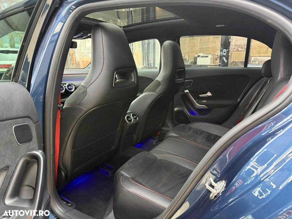 Mercedes-Benz A AMG 35 4MATIC+ Aut. - 26