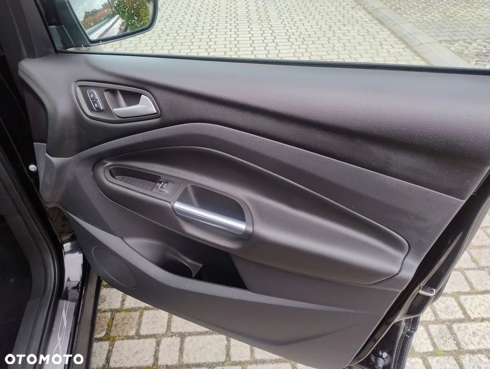 Ford Kuga 2.0 TDCi 2x4 Titanium - 15